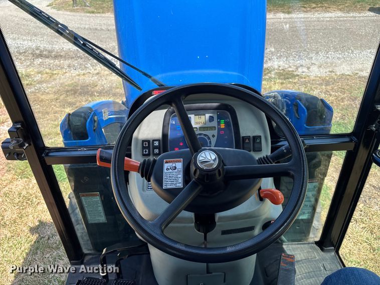 image for item DT3340 2013 New Holland Boomer 3040 MFWD tractor