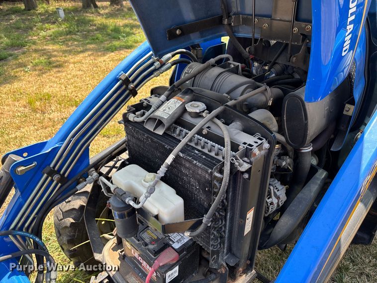 image for item DT3340 2013 New Holland Boomer 3040 MFWD tractor