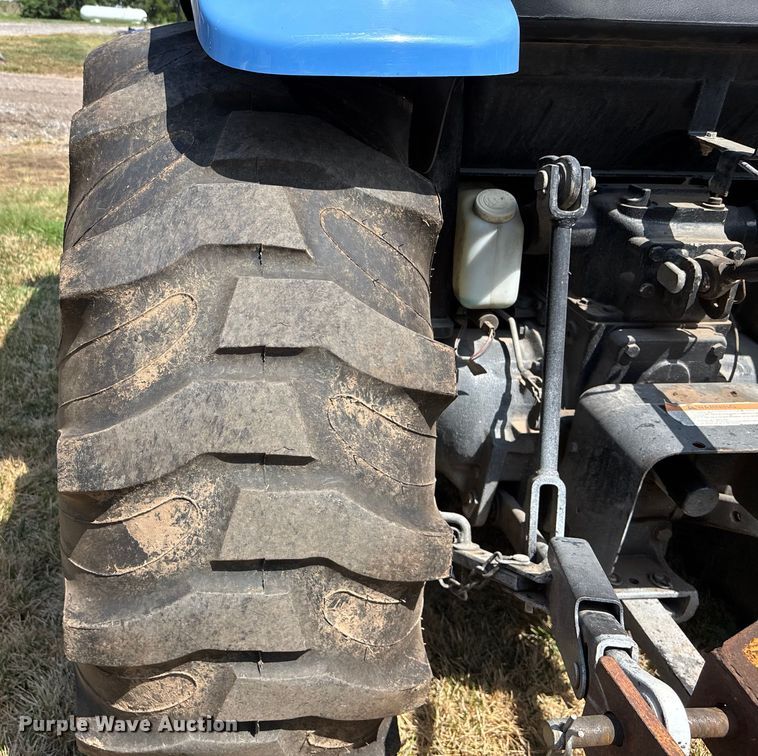 image for item DT3340 2013 New Holland Boomer 3040 MFWD tractor