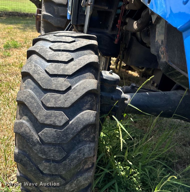 image for item DT3340 2013 New Holland Boomer 3040 MFWD tractor