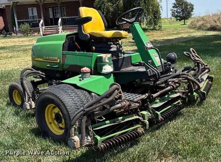 image for item DT3341 John Deere 3215B reel mower
