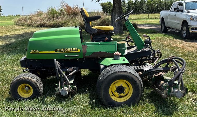 image for item DT3341 John Deere 3215B reel mower