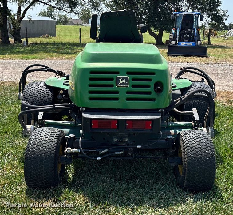 image for item DT3341 John Deere 3215B reel mower