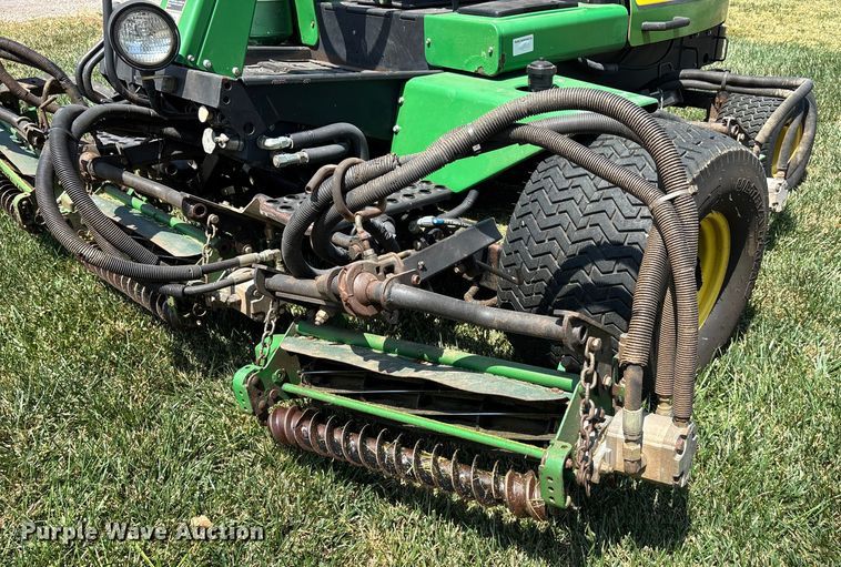 image for item DT3341 John Deere 3215B reel mower
