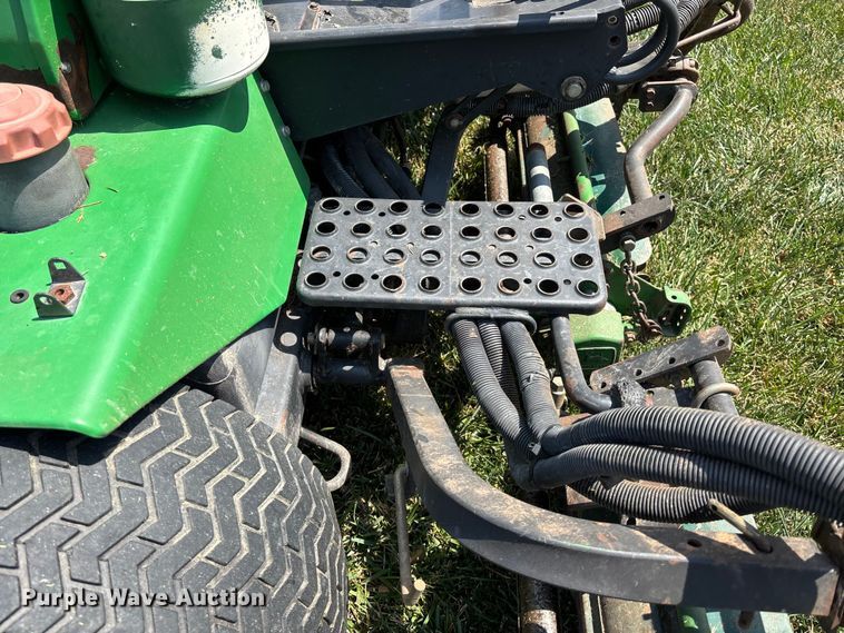 image for item DT3341 John Deere 3215B reel mower