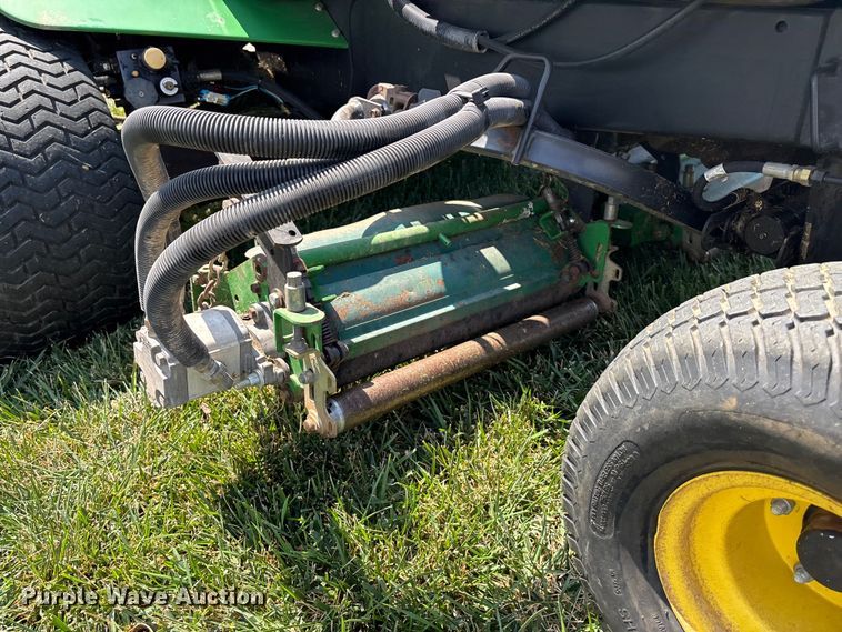 image for item DT3341 John Deere 3215B reel mower