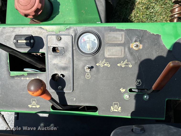 image for item DT3341 John Deere 3215B reel mower