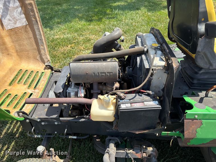 image for item DT3341 John Deere 3215B reel mower