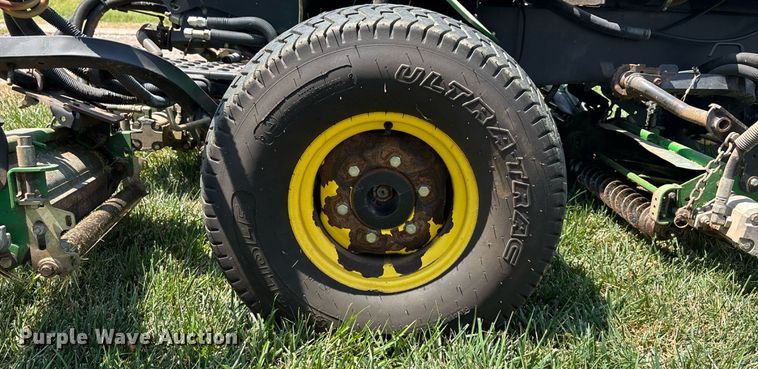 image for item DT3341 John Deere 3215B reel mower