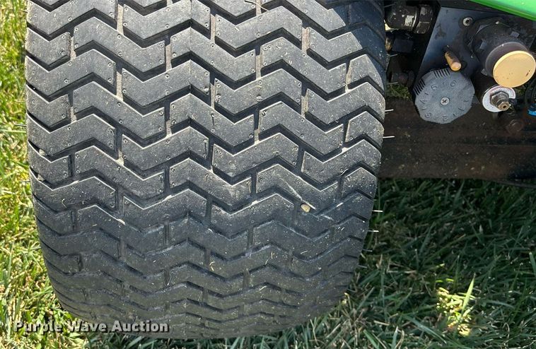 image for item DT3341 John Deere 3215B reel mower