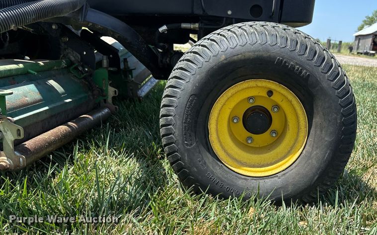 image for item DT3341 John Deere 3215B reel mower