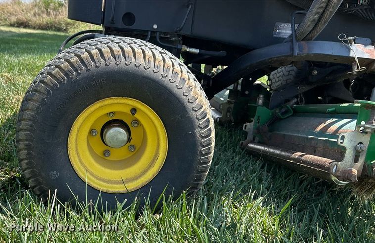 image for item DT3341 John Deere 3215B reel mower