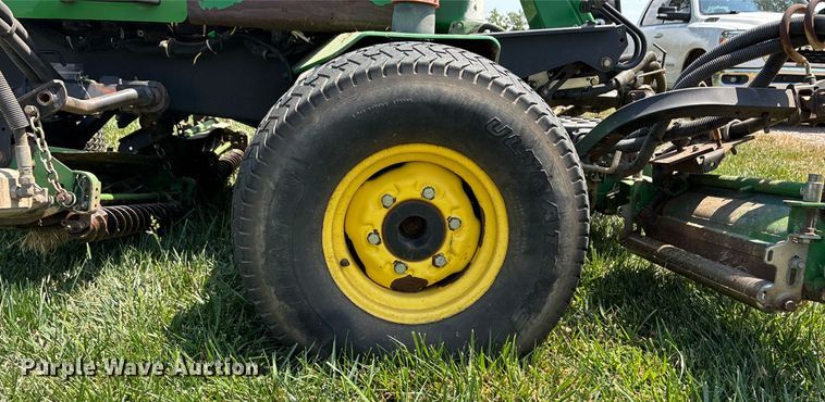 image for item DT3341 John Deere 3215B reel mower