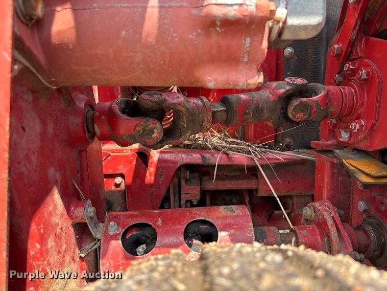 image for item DT3342 New Holland 499 swather / windrower