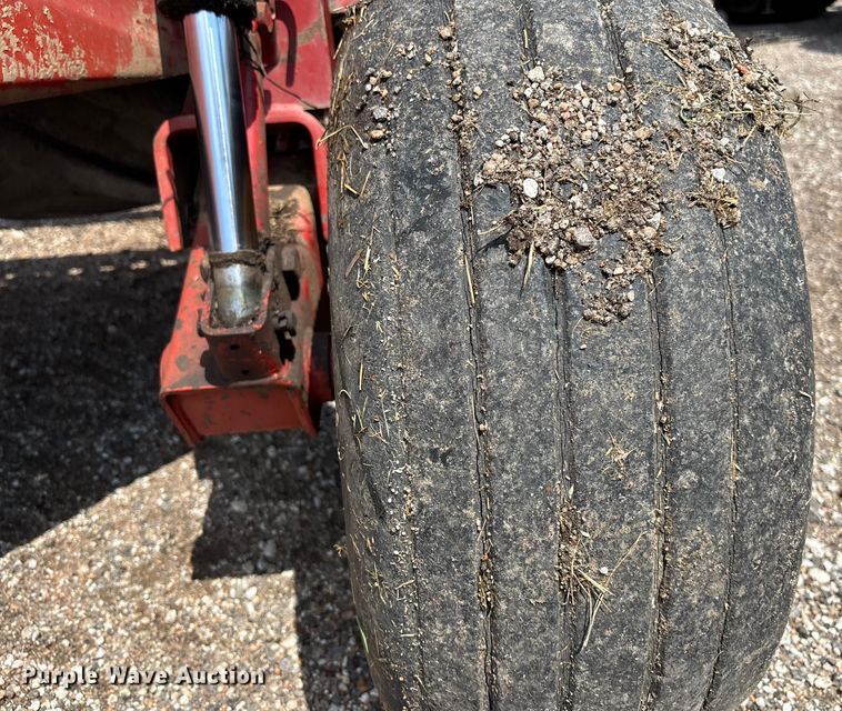 image for item DT3342 New Holland 499 swather / windrower