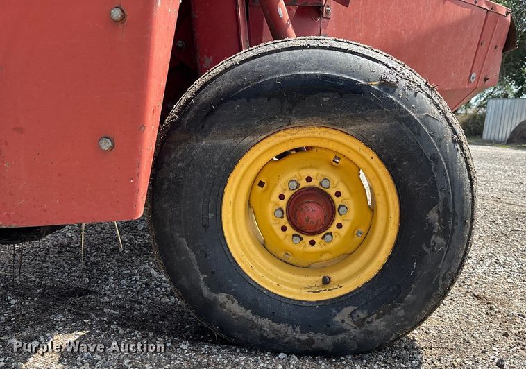 image for item DT3342 New Holland 499 swather / windrower