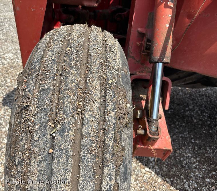 image for item DT3342 New Holland 499 swather / windrower