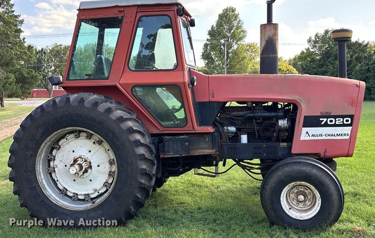 image for item DT3418 Allis Chalmers 7020 tractor