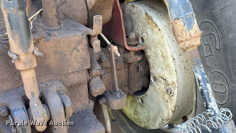 image for item DT3418 Allis Chalmers 7020 tractor