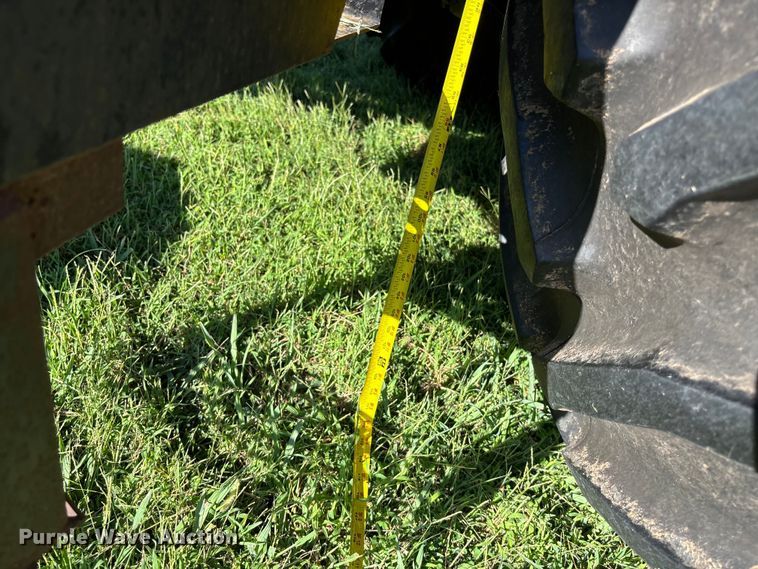 image for item DT3418 Allis Chalmers 7020 tractor