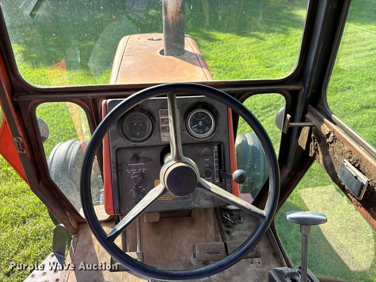 image for item DT3418 Allis Chalmers 7020 tractor