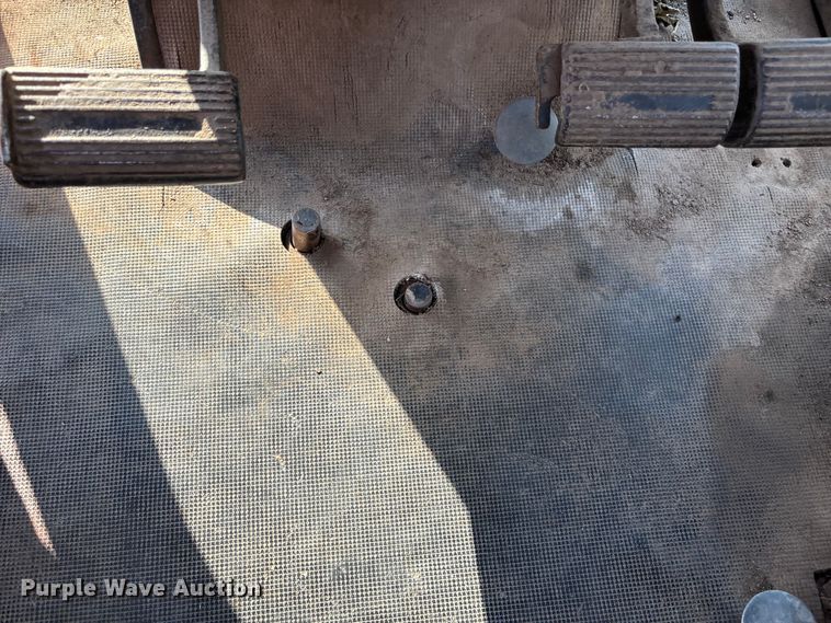 image for item DT3418 Allis Chalmers 7020 tractor