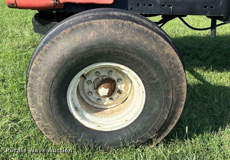 image for item DT3418 Allis Chalmers 7020 tractor