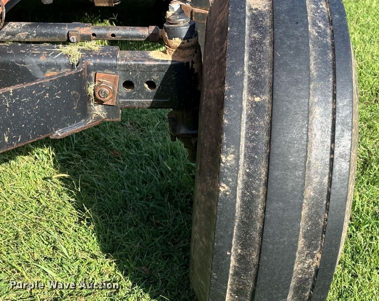 image for item DT3418 Allis Chalmers 7020 tractor