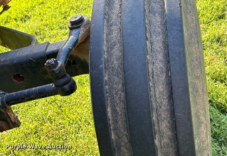 image for item DT3418 Allis Chalmers 7020 tractor