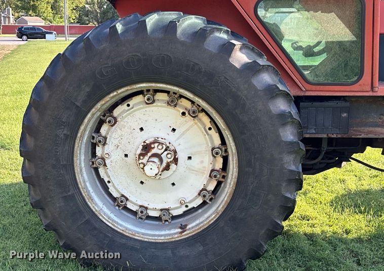 image for item DT3418 Allis Chalmers 7020 tractor