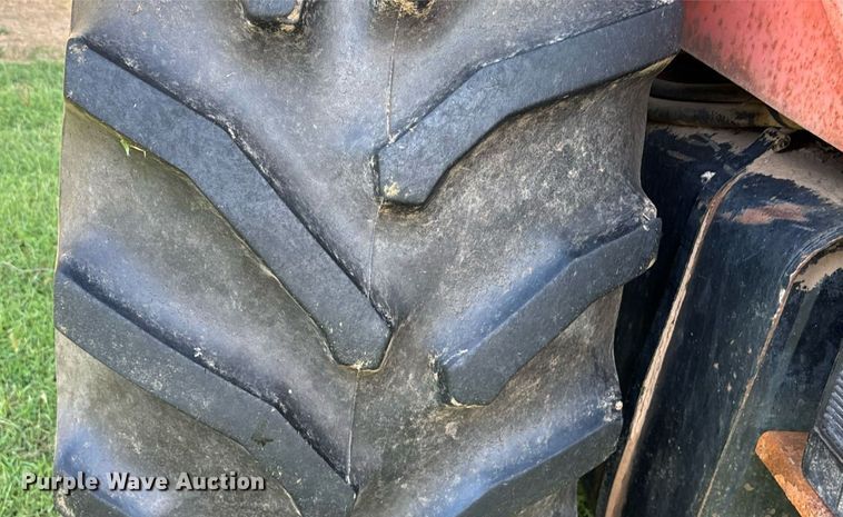 image for item DT3418 Allis Chalmers 7020 tractor