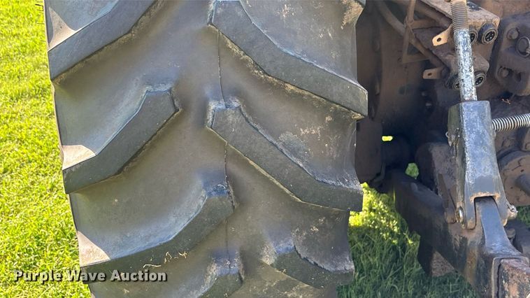 image for item DT3418 Allis Chalmers 7020 tractor