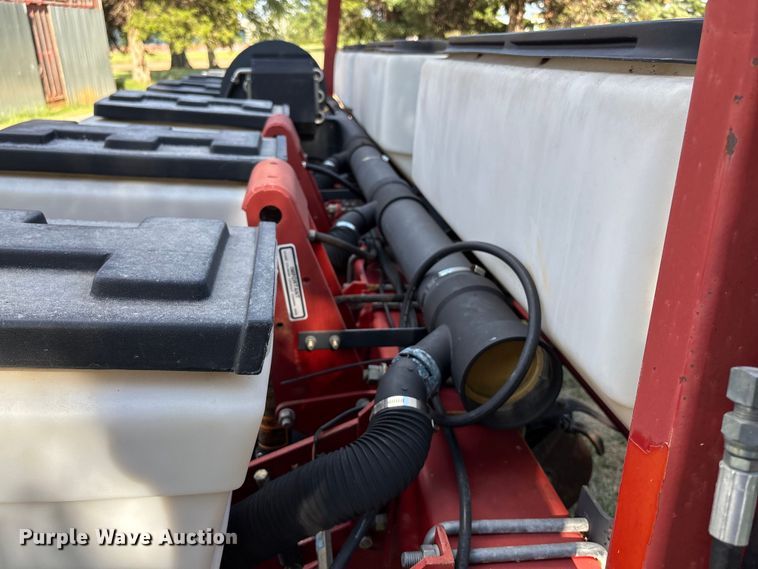 image for item DT3419 White 6106 planter