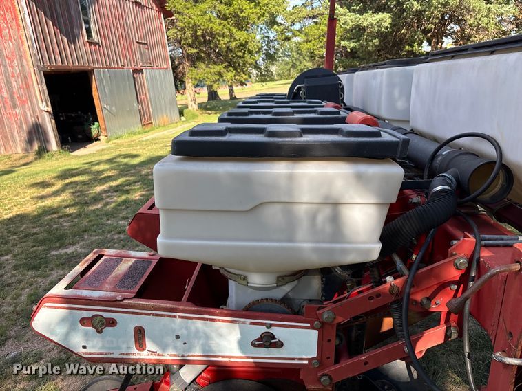 image for item DT3419 White 6106 planter