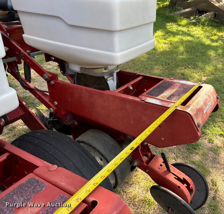 image for item DT3419 White 6106 planter