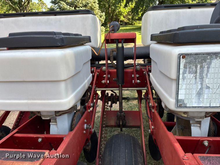 image for item DT3419 White 6106 planter