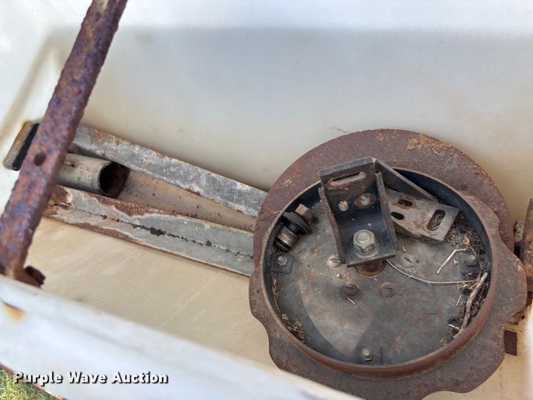 image for item DT3419 White 6106 planter