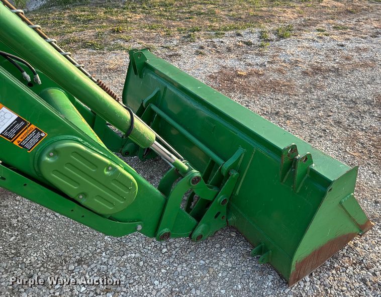 image for item DW6606 2019 John Deere 6105E MFWD tractor