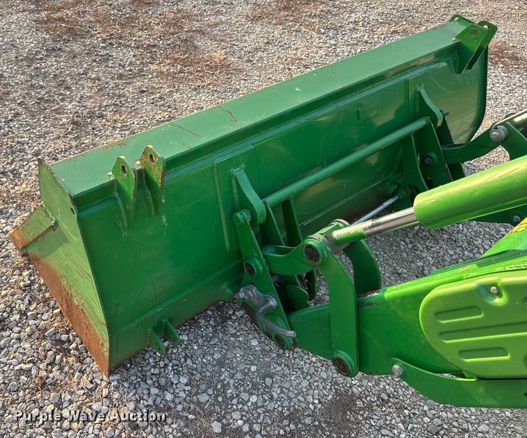image for item DW6606 2019 John Deere 6105E MFWD tractor