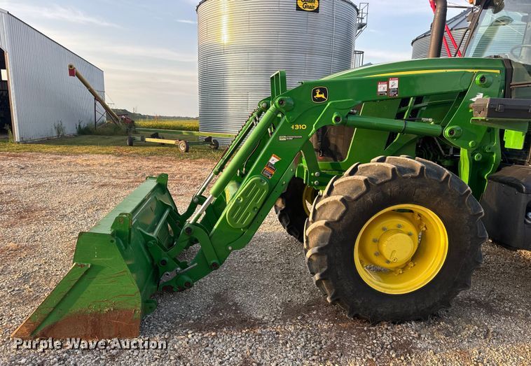 image for item DW6606 2019 John Deere 6105E MFWD tractor