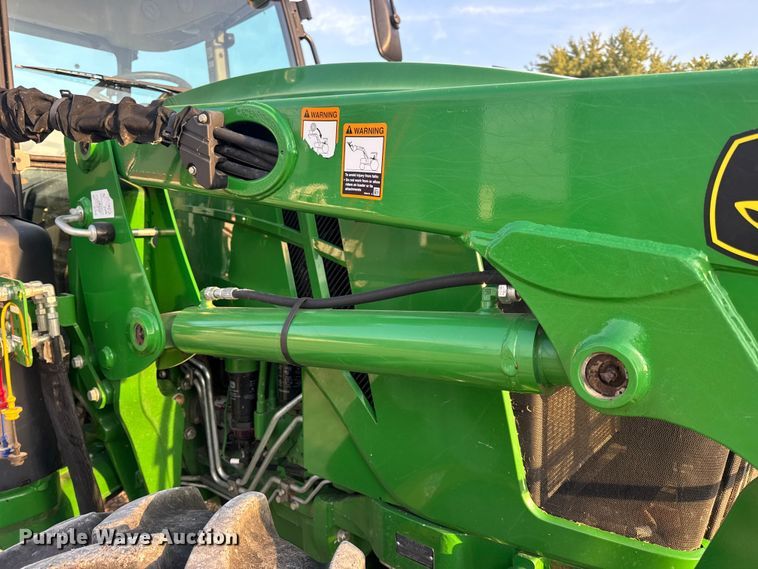 image for item DW6606 2019 John Deere 6105E MFWD tractor