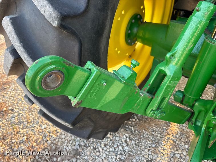 image for item DW6606 2019 John Deere 6105E MFWD tractor