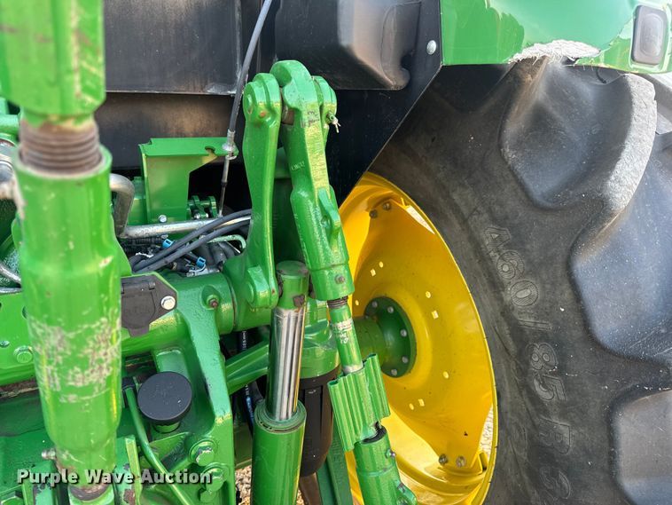 image for item DW6606 2019 John Deere 6105E MFWD tractor