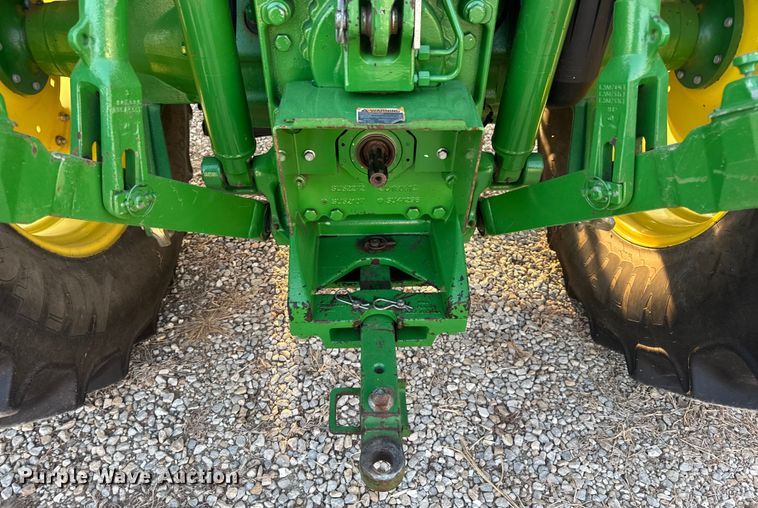 image for item DW6606 2019 John Deere 6105E MFWD tractor