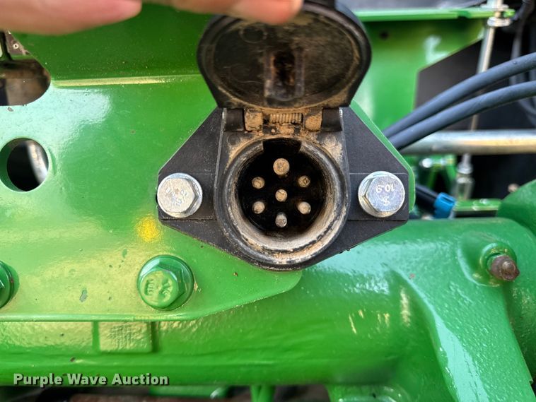 image for item DW6606 2019 John Deere 6105E MFWD tractor