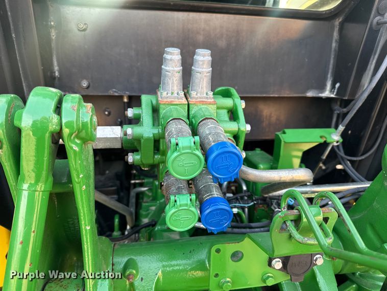 image for item DW6606 2019 John Deere 6105E MFWD tractor