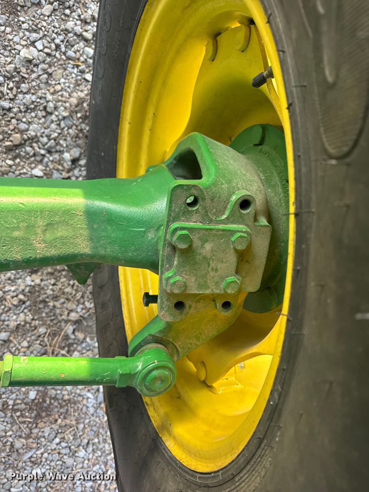 image for item DW6606 2019 John Deere 6105E MFWD tractor