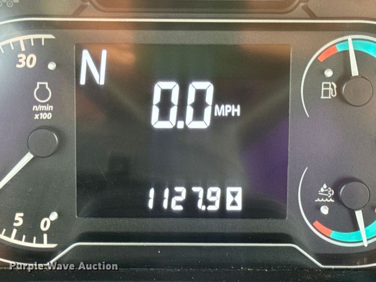 image for item DW6606 2019 John Deere 6105E MFWD tractor