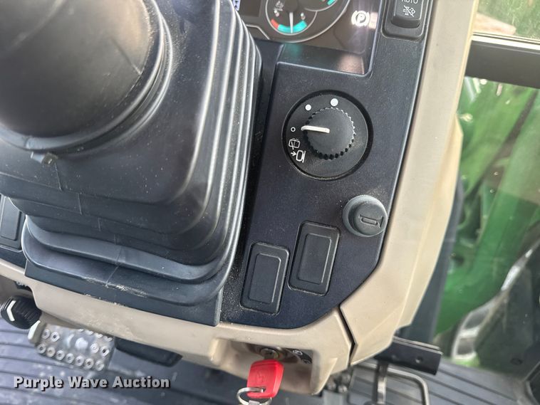 image for item DW6606 2019 John Deere 6105E MFWD tractor