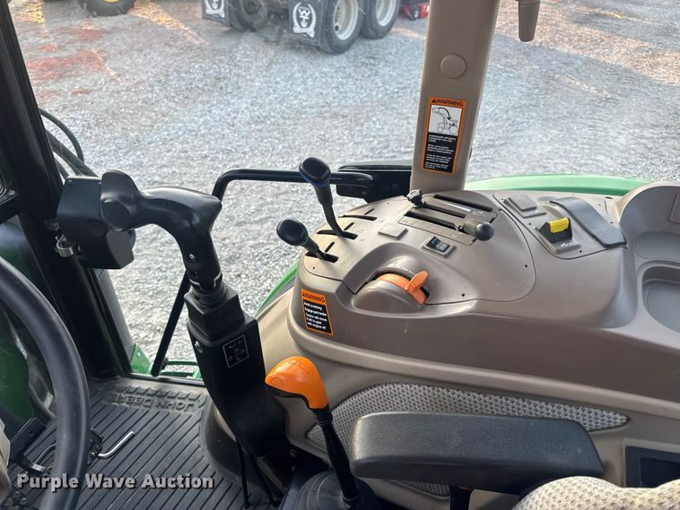 image for item DW6606 2019 John Deere 6105E MFWD tractor